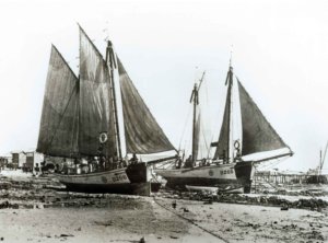 Historic photo of pearl luggers on Broome Beach West Australia